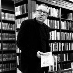 Московский поэт Алексей Прохоров написал книгу от имени чувств и вещей Московский поэт Алексей Прохоров написал книгу от имени чувств и вещей